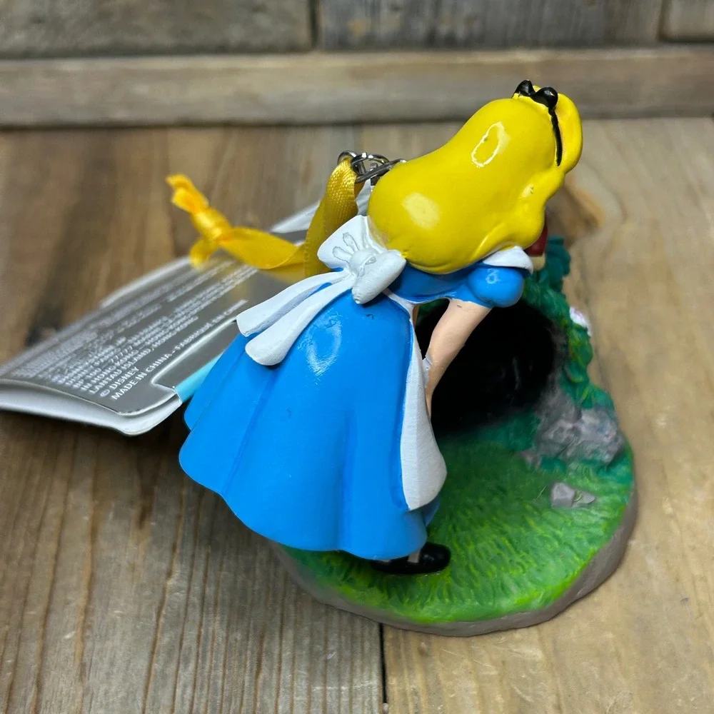 Disney Sketchbook Alice in Wonderland Dinah Rabbit Hole 2020 Ornament